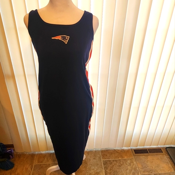 Women's Wear by Erin Andrews New England Patriots Dress Size Medium - Picture 3 of 6